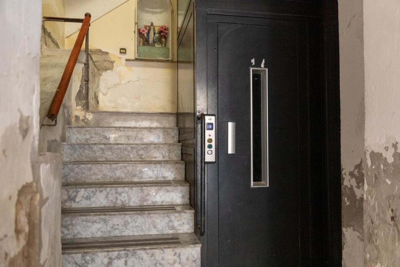 Apartment With Sea View With 2 Lifts Above Montesanto! ナポリ エクステリア 写真