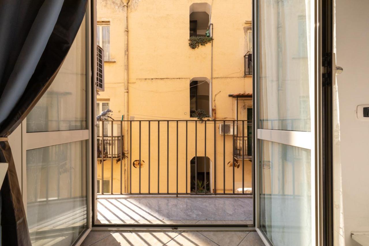 Apartment With Sea View With 2 Lifts Above Montesanto! ナポリ エクステリア 写真