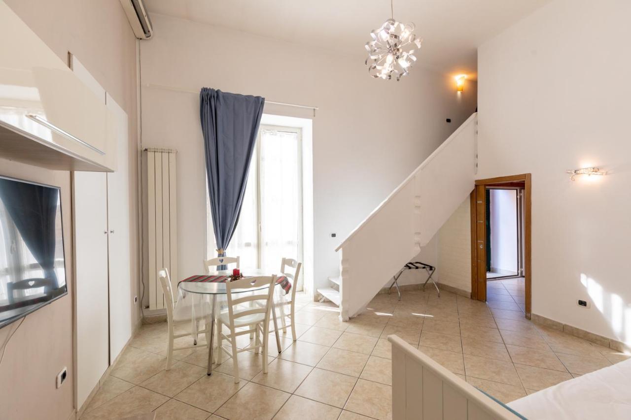 Apartment With Sea View With 2 Lifts Above Montesanto! ナポリ エクステリア 写真